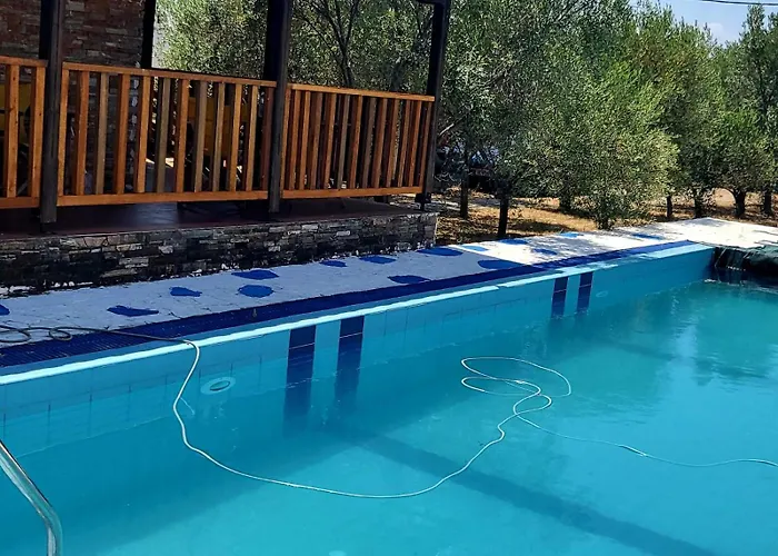 Luxury Pool *